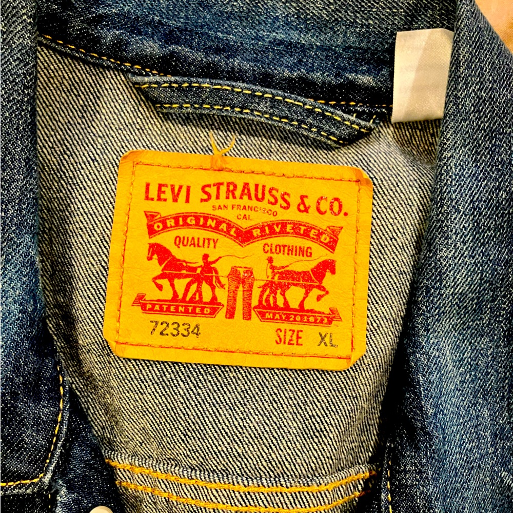 Levi’s dark wash denim jacket men’s xl - Picture 3 of 4